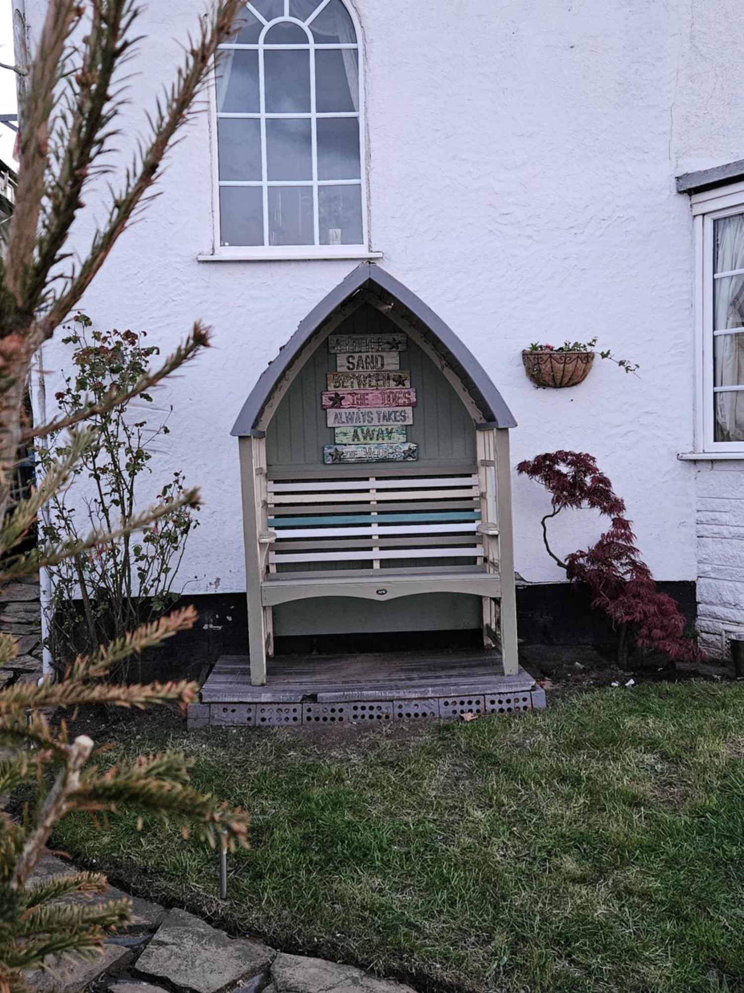 Sea-quinn Views Bed & Breakfast *